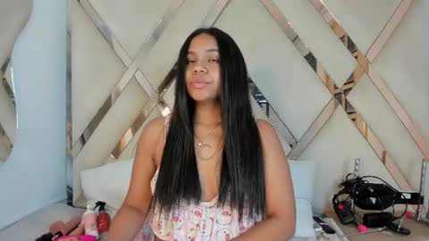 Snapshot of chloe_ht chatting on 06/20/26, 12:30 Chloe online show from 06/20/26, 12:30