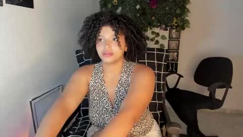 chloe_kisses online show from 10/23/25, 11:42