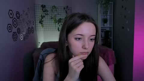 chloe_ley online show from 04/14/26, 12:11