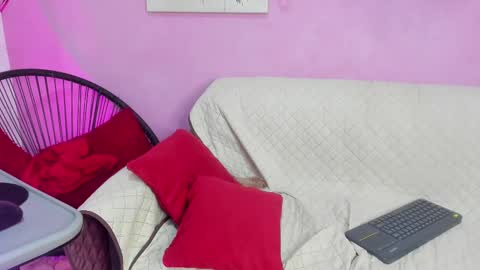 chloe online show from 02/15/25, 04:45