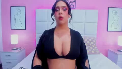 Snapshot of chloe_parker_ chatting on 07/12/26, 04:03 cloe online show from 07/12/26, 04:03