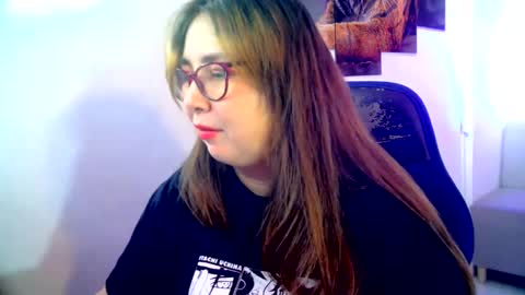 Snapshot of chloe_prg chatting on 01/23/25, 06:35 chloe_prg online show from 01/23/25, 06:35