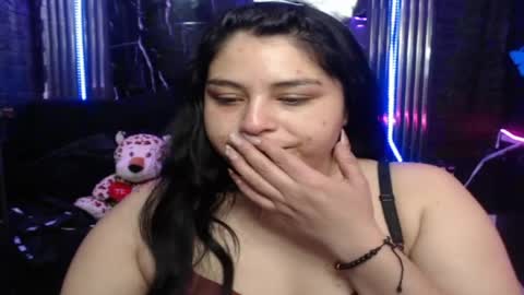 chloe_smith5 online show from 04/13/26, 01:16