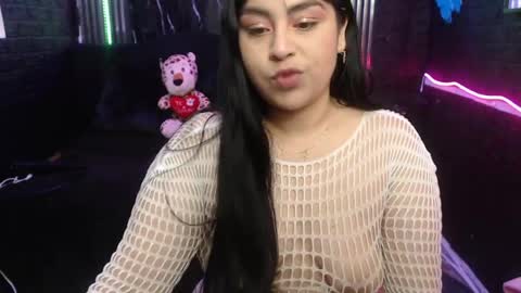 Snapshot of chloe_smith5 chatting on 04/25/26, 01:52 chloe_smith5 online show from 04/25/26, 01:52