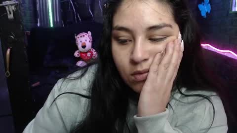Snapshot of chloe_smith5 chatting on 04/28/26, 01:05 chloe_smith5 online show from 04/28/26, 01:05