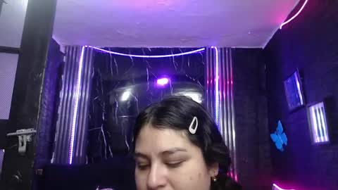 Snapshot of chloe_smith5 chatting on 05/18/26, 01:06 chloe_smith5 online show from 05/18/26, 01:06