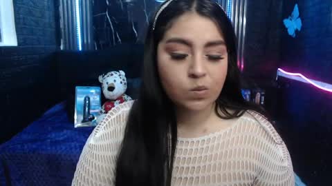 Snapshot of chloe_smith5 chatting on 06/04/26, 02:23 chloe_smith5 online show from 06/04/26, 02:23