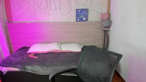 Snapshot of chloe_stark_ chatting on 05/27/26, 12:13 chloe_stark_ online show from 05/27/26, 12:13