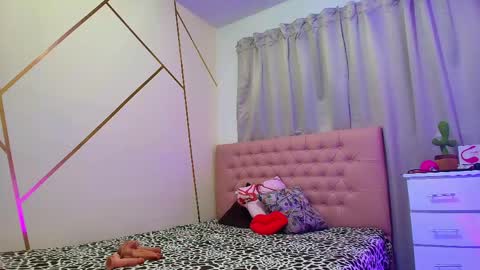 Snapshot of chloe_swarts chatting on 06/08/26, 01:09 Lulu online show from 06/08/26, 01:09