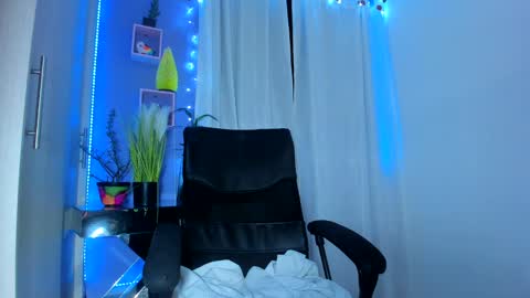 Chloe Miller  online show from 12/19/24, 05:29