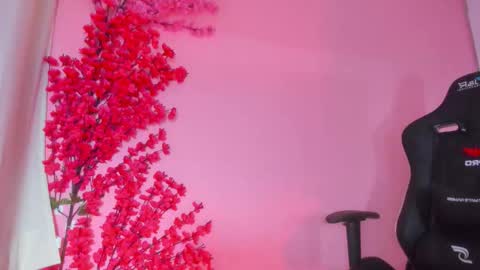 Chloe Miller  online show from 12/18/25, 03:01