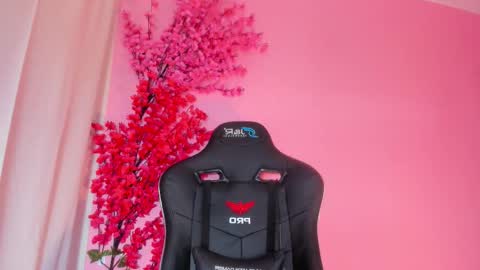 Chloe Miller  online show from 12/21/25, 04:41