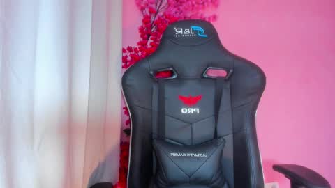 Chloe Miller  online show from 12/23/25, 04:21