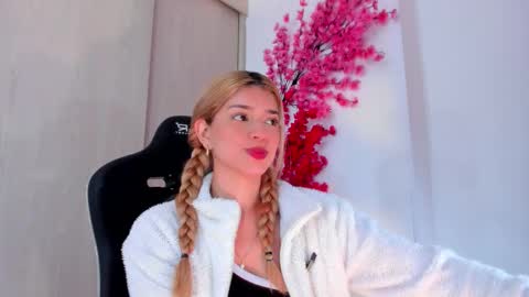 Chloe Miller  online show from 02/01/26, 09:57