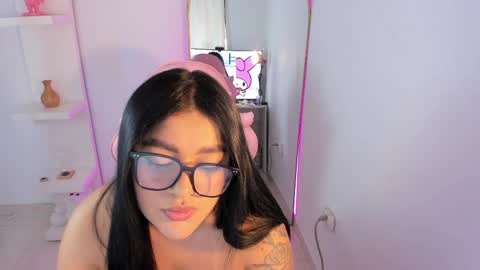 chloe_t2 online show from 03/27/26, 09:47
