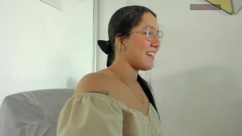 Snapshot of chloe_thomsoon chatting on 05/07/26, 08:47 chloe_thomsoon online show from 05/07/26, 08:47