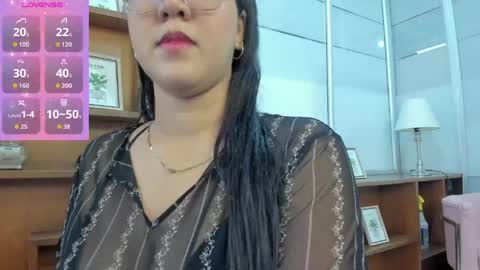 Snapshot of chloe_thomsoon chatting on 06/06/26, 08:02 chloe_thomsoon online show from 06/06/26, 08:02