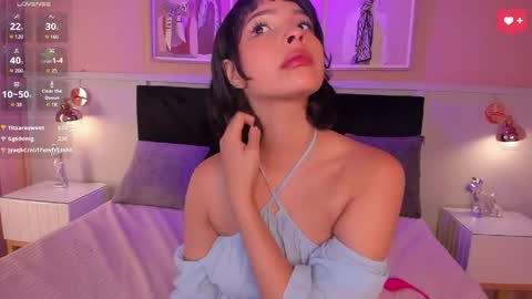 Snapshot of chloe_watson_ chatting on 06/02/26, 08:33 online show from 06/02/26, 08:33