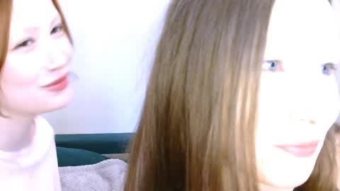 Snapshot of chloe_wifeys chatting on 04/19/26, 03:55 Chloe online show from 04/19/26, 03:55