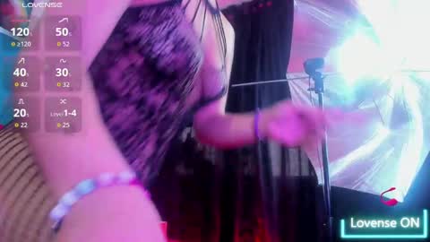 chloe_wish1 online show from 06/05/26, 08:47
