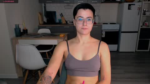 Eva and Sandra online show from 12/14/24, 07:14