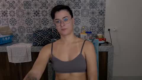 Eva and Sandra online show from 03/11/25, 06:10