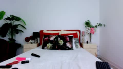 Chloe online show from 11/13/25, 06:01