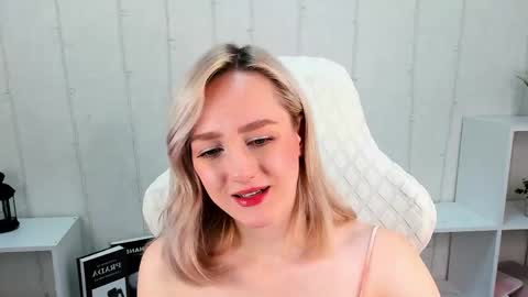 Chloe Deccker online show from 06/04/26, 01:22
