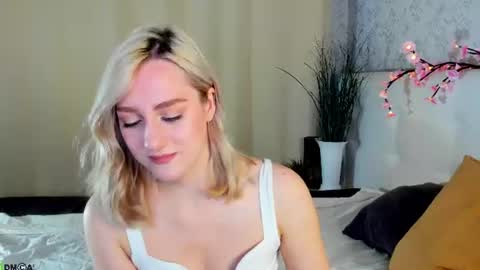 Chloe Deccker online show from 06/11/26, 01:05