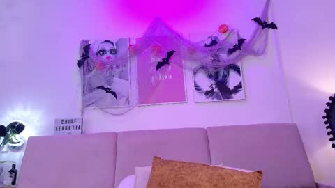 chloeferreira online show from 10/23/25, 12:32