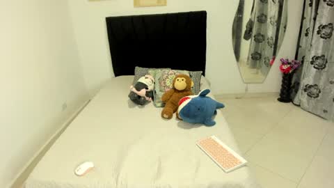 Snapshot of chloeharlan_ chatting on 06/11/26, 01:38 Laura independent model online show from 06/11/26, 01:38