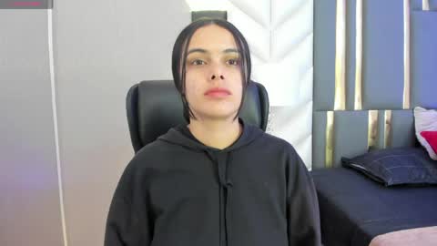  Chloe Harper  online show from 04/08/26, 11:54