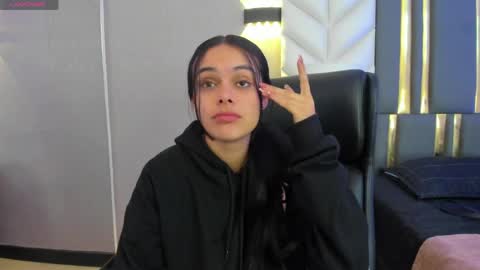  Chloe Harper  online show from 04/09/26, 11:37