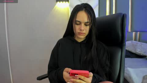  Chloe Harper  online show from 04/21/26, 11:49