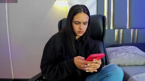  Chloe Harper  online show from 04/24/26, 11:56