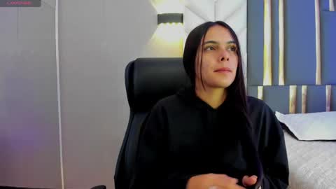 Snapshot of chloeharper_ chatting on 05/01/26, 11:59 Chloe Harper online show from 05/01/26, 11:59