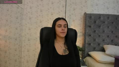 Snapshot of chloeharper_ chatting on 05/28/26, 11:40 Chloe Harper online show from 05/28/26, 11:40