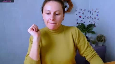 Chloe online show from 10/14/25, 04:08