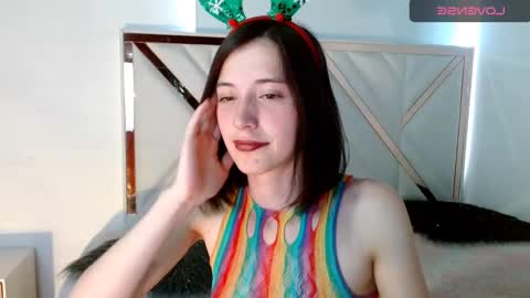 Snapshot of chloejohnsoon chatting on 12/12/24, 07:37 Chloe online show from 12/12/24, 07:37