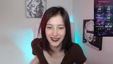 Snapshot of chloejohnsoon chatting on 12/17/24, 07:37 Chloe online show from 12/17/24, 07:37