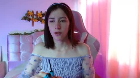 Snapshot of chloejohnsoon chatting on 02/19/25, 01:06 Chloe online show from 02/19/25, 01:06