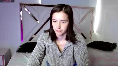 Snapshot of chloejohnsoon chatting on 03/07/25, 01:07 Chloe online show from 03/07/25, 01:07
