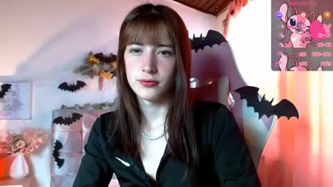 Snapshot of chloejohnsoon chatting on 10/19/25, 02:18 Chloe online show from 10/19/25, 02:18