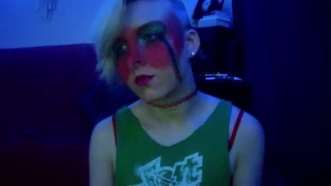 Snapshot of chloekissxo chatting on 12/23/24, 04:28 Chloekissxo online show from 12/23/24, 04:28