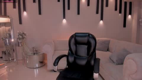 Chloe  OF chloemanson online show from 02/06/25, 08:34