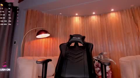 Chloe  OF chloemanson online show from 03/05/25, 12:05