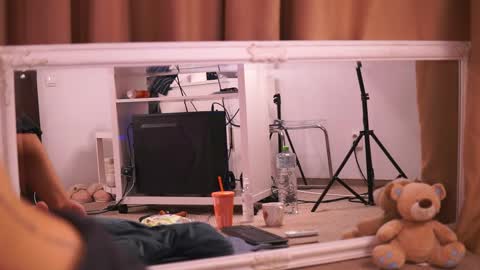 Chlo online show from 04/24/26, 03:42