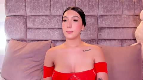 Snapshot of chloeriveraa chatting on 09/25/25, 10:46 Chloe  online show from 09/25/25, 10:46