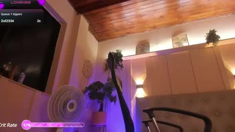 Snapshot of chloerossee chatting on 02/16/25, 04:09 Chloe rosse online show from 02/16/25, 04:09
