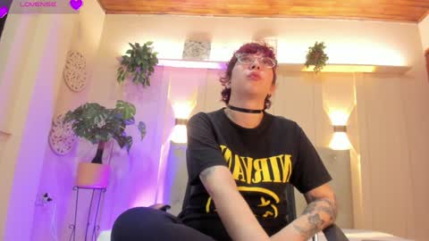 Snapshot of chloerossee chatting on 02/26/25, 01:21 Chloe rosse online show from 02/26/25, 01:21